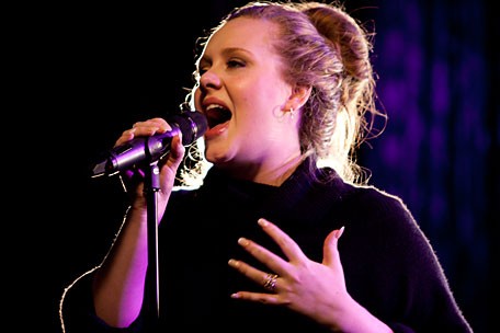 Adele gana el premio a la Canción del Año en EEUU por “Rolling In The Deep”