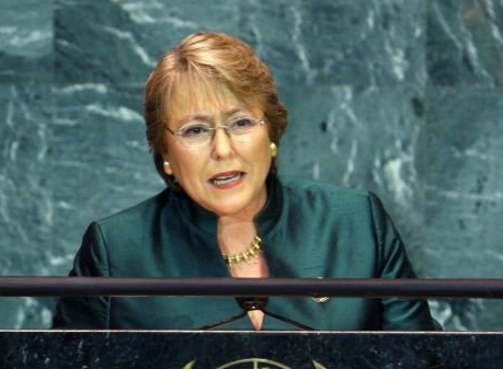Bachelet respalda derechos reproductivos y señala que «ninguna mujer debe pagar con su vida por la falta de opciones»