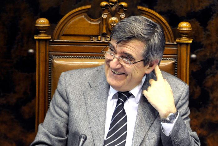 Carta abierta a Camilo Escalona