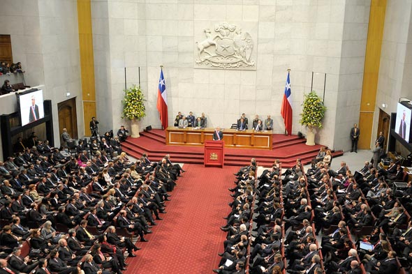 Los puntos clave que cuestionan la Constitución del 80