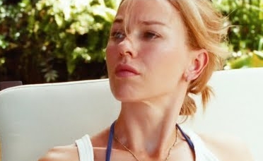 Naomi Watts sufre en “The impossible”, el filme que recrea el tsunami del sudeste asiático