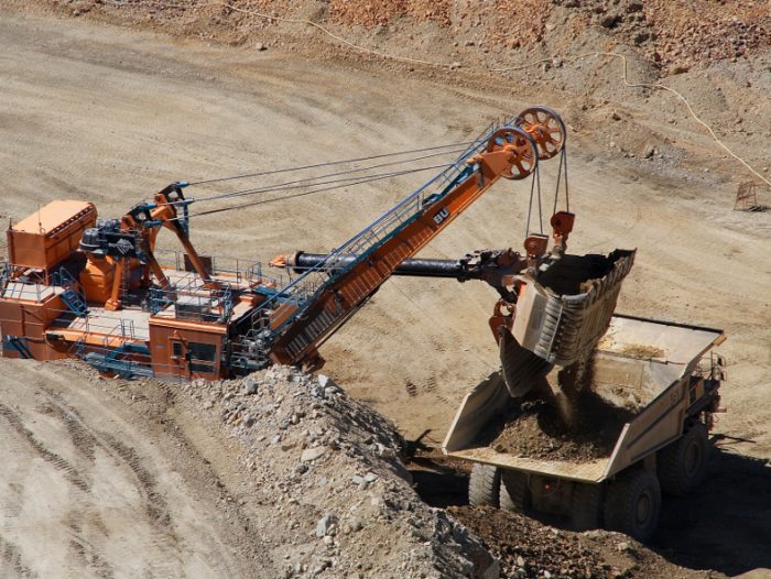 Minera Los Bronces incorpora avanzadas tecnologías en su flota de palas