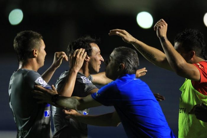 U. Católica clasificó a cuartos en la Copa Sudamericana pese a caer en Brasil