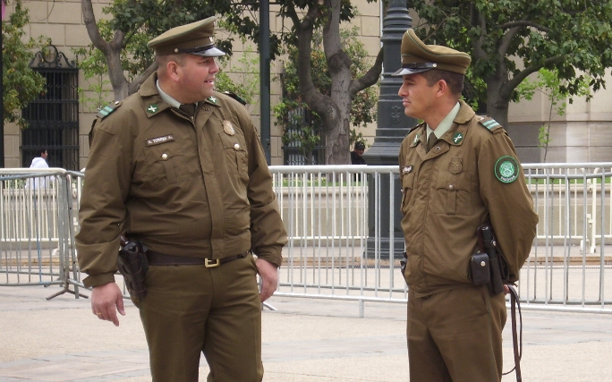 Carabineros echa pie atrás en caso de peluquera discriminada por obesidad