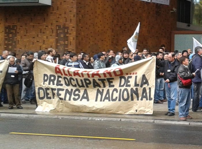 Trabajadores de Enaer emplazan a Allamand a sellar compromiso de no cerrar la empresa