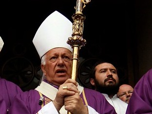 Ezzati reconoce que dificultades por las que atraviesa la Iglesia han limitado su trabajo “social”