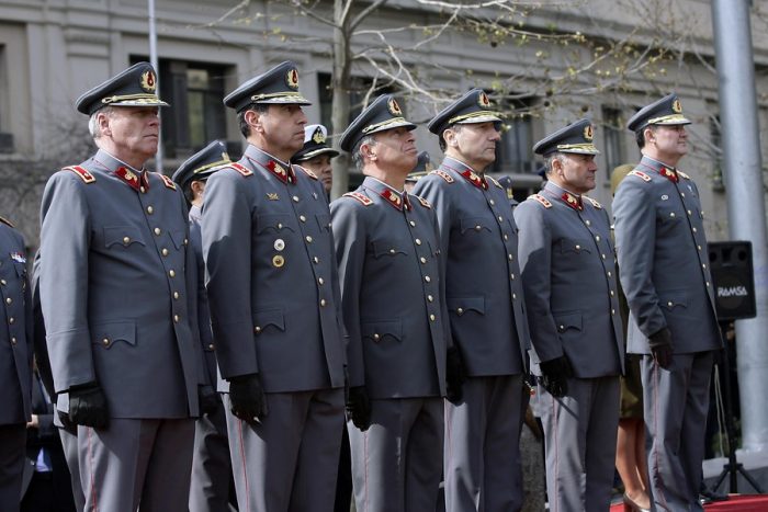 Ejército da espaldarazo a general que fue cuestionado por instructivo discriminatorio
