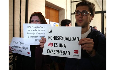 Católicos, políticos, matones y homosexualidad