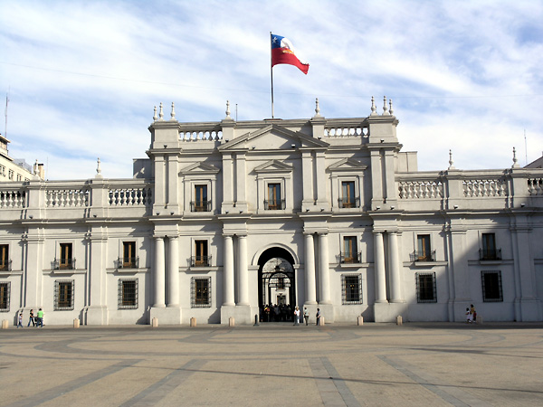 Adimark: se acaba racha de estabilidad de Piñera y cae 4 puntos por efecto Casen
