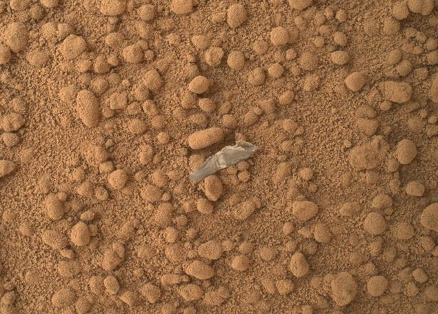 Curiosity estudiará nuevas partículas brillantes encontradas en Marte