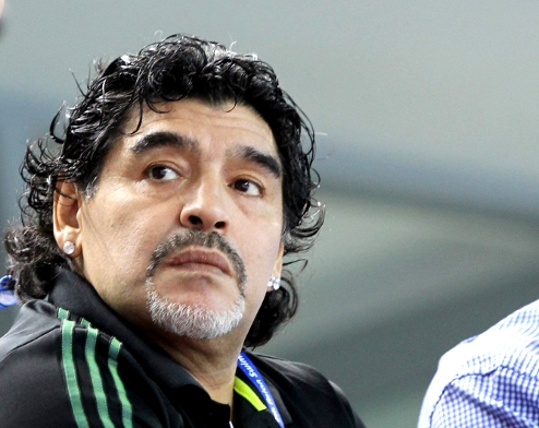 Maradona reconoce que tendrá un hijo de su novia Verónica Ojeda