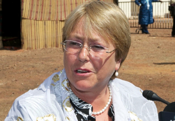 Bachelet «clandestina» en Chile: llega sin aviso y por tierra con destino a su casa en Caburga