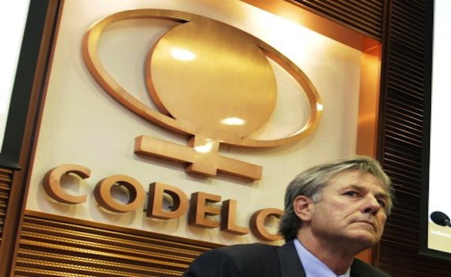 Codelco paga el precio de no invertir: costos de financiamiento se disparan y tocan máximo histórico respecto a sus rivales