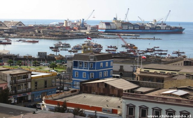Gobierno pide dejar fuera a Urenda, Luksic y Claro de licitación de puerto en Iquique