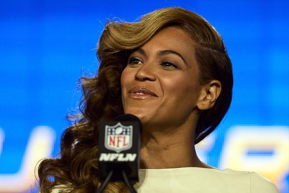 Beyonce enfrenta cantando a capella críticas por ‘playback’ durante investidura de Obama