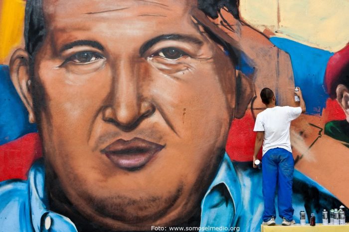 Gobierno venezolano se las arregla para que Chávez jure en el poder en otra fecha pese a rechazo opositor