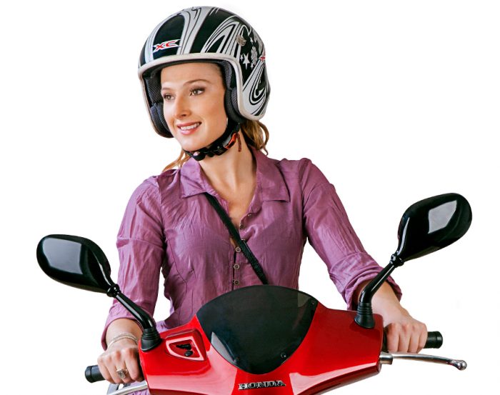 Panorama gratuito y sólo para mujeres: aprender a andar en moto