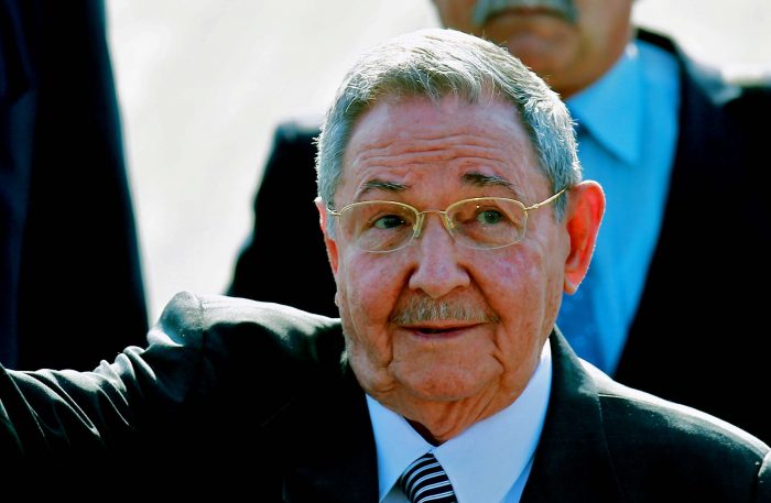 Arribo a Chile de Raúl Castro acapara la atención mediática a pocas horas de iniciarse Cumbre Celac-UE