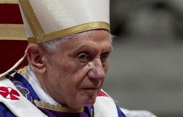 Benedicto XVI arremete contra el matrimonio gay y «el credo del anticristo»