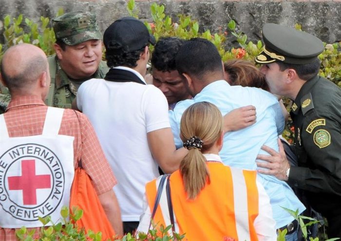 Siete rehenes del ELN y las FARC vuelven a la libertad en Colombia en un solo día