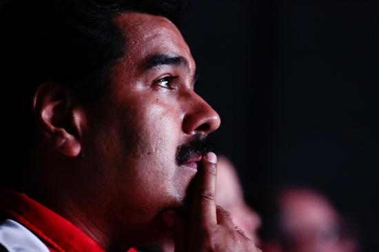 Maduro dice que Chávez «está al mando» y pendiente de la economía