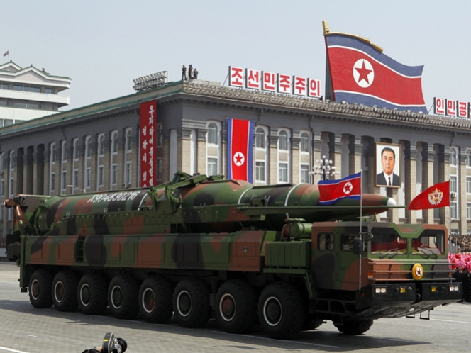 Corea del Norte alista cohetes para eventual ataque a bases de Estados Unidos