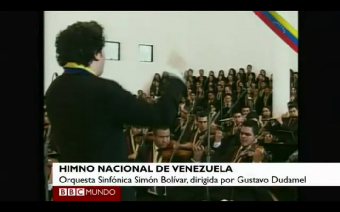 Suena el himno de Venezuela en el funeral de Chávez