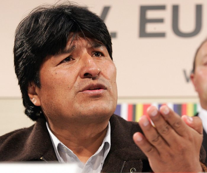 Evo Morales inaugura criadero de peces en río compartido por Bolivia y Chile