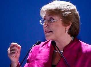 Bachelet instala la desigualdad en el centro de su campaña y llama a «reformas profundas» del modelo
