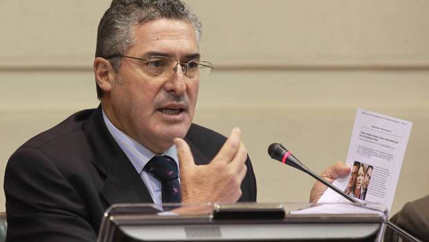 Sale Escalona y entra Pizarro como nuevo presidente de la Cámara Alta