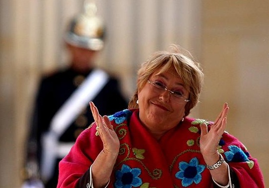 Michelle Bachelet cobró $75 mil la entrada a su cena de adhesión en restaurant El Chilenazo