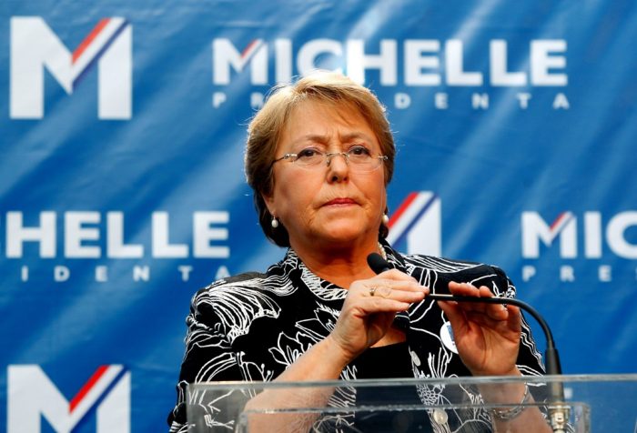 Bachelet y su primer anuncio: «Necesitamos poner fin al lucro y la educación no puede ser un negocio». Mira sus declaraciones acá