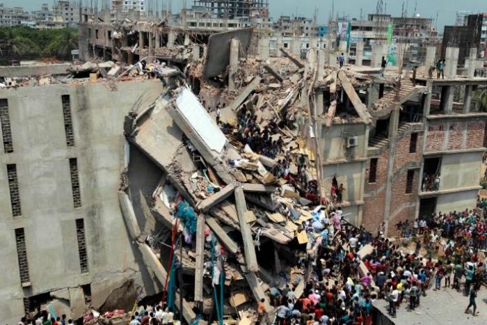 Al menos 76 muertos en derrumbe de un edificio en Bangladesh