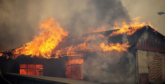 Incendio de Valparaíso habría sido intencional: Con retrato buscan a sospechoso