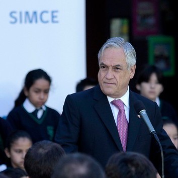 Piñera: «La forma de mejorar la educación no es acusando ministros ni con violencia»