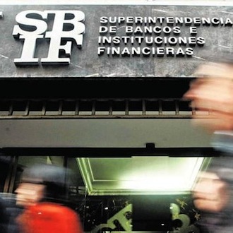 El silencioso cambio regulatorio que plantea la SBIF para el retail que tiene nervioso a la industria