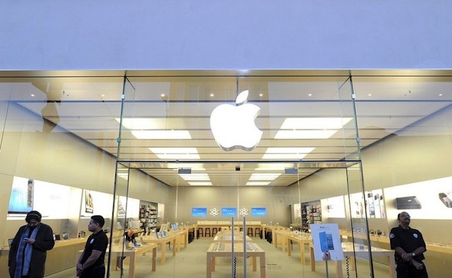 Apple alivia al mercado a pesar que reporta su primera caída de utilidades en 10 años