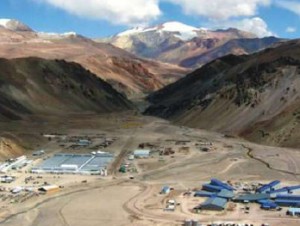 Barrick declina comentar medida que suspende faenas del proyecto minero Pascua Lama (agrega datos)