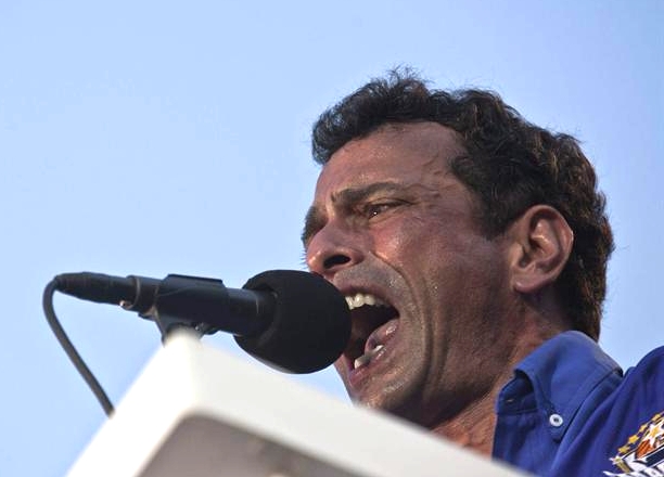 Capriles se niega a firmar pacto y vigila «cualquier violación» de resultados