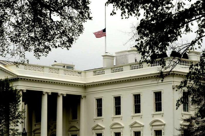 FBI investiga carta con «sustancia sospechosa» dirigida a Obama