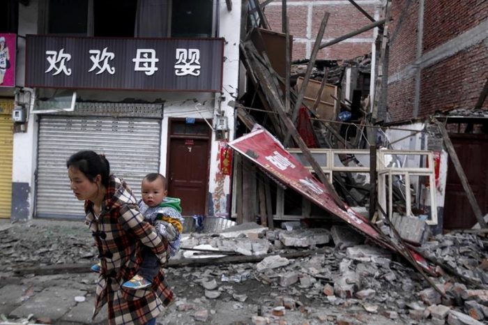 China intenta prevenir epidemias en la zona devastada por terremoto