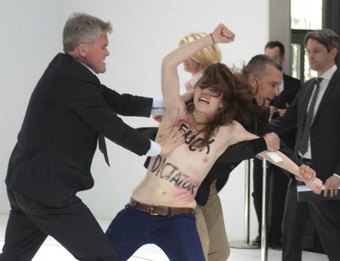 Fotos: Activistas semidesnudas protestan contra Putin en Alemania
