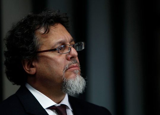 Lagos Weber dice que Piñera «un día pide diálogo y al otro se pone ‘pijama’ de guerra para atacar»