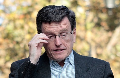 Larraín dice que Beyer habló mucho del lucro en tono de denuncia y que eso no lo va a salvar