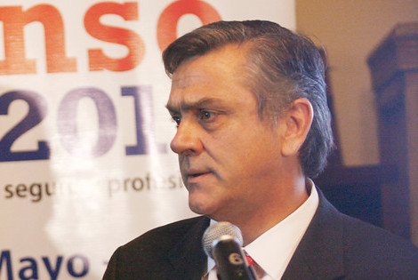 Longueira sale a despejar dudas sobre su participación en el Censo en la antesala de Consejo UDI que lo proclamaría candidato presidencial