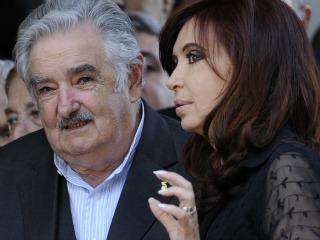 Mujica acudirá a la Cumbre de Unasur en el mismo vuelo que Cristina Fernández