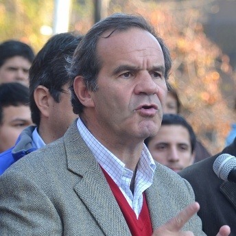 Allamand (RN) asegura que apoyo del PC a Bachelet constituye una «gigantesca incoherencia política»