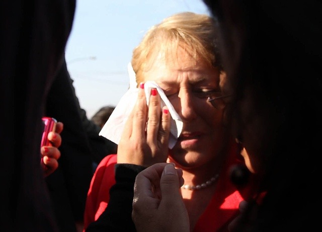 Bachelet: Mayo termina con champagne pero el enemigo interno acecha