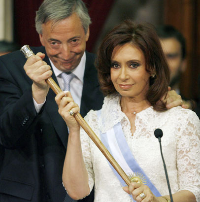Gobierno argentino considera un «chusmerío estúpido» denuncias sobre corrupción