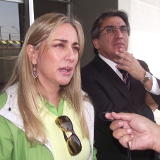 Diputada Isasi presenta dos querellas en contra de su par Hugo Gutiérrez